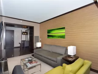 Photo #3: 2035189 Listing