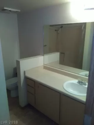 Photo #6: 2035337 Listing 