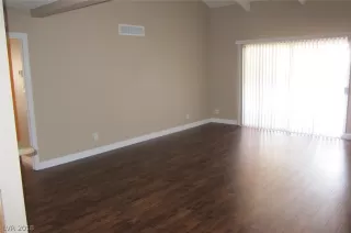 Photo #3: 2035811 Listing