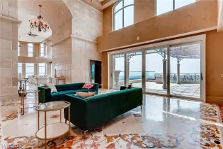 Photo #1: 2036117 Listing 