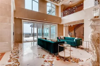 Photo #3: 2036117 Listing 