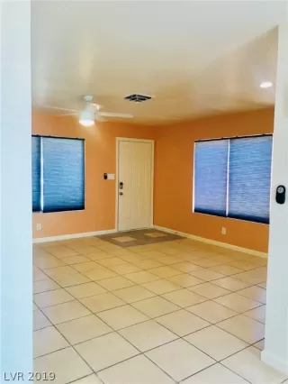 Photo #4: 2036121 Listing