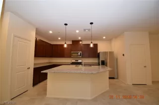 Photo #6: 2036395 Listing 