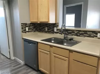 Photo #3: 2036438 Listing 