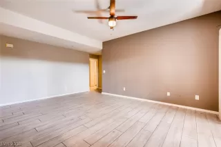 Photo #4: 2037091 Listing