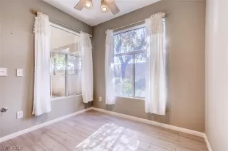 Photo #6: 2037091 Listing