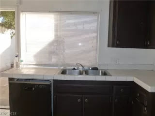 Photo #5: 2037451 Listing 