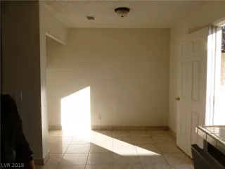 Photo #6: 2037451 Listing 