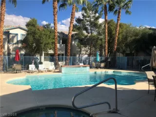 Photo #3: 2037586 Listing