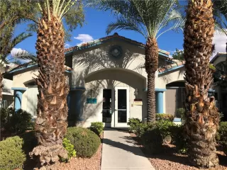 Photo #5: 2037586 Listing