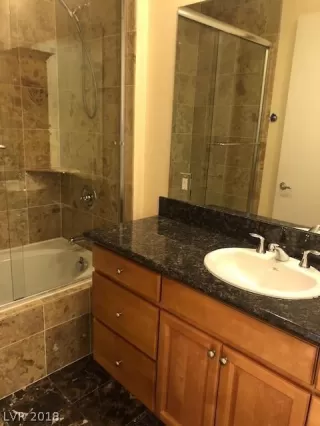 Photo #5: 2037743 Listing 