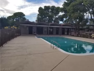 Photo #3: 2038006 Listing