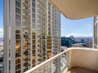 Photo #2: 2038096 Listing