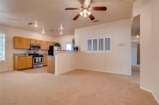 Photo #4: 2038100 Listing 