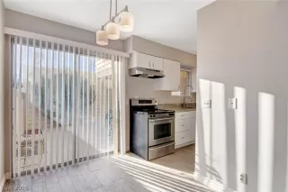 Photo #3: 2038138 Listing 