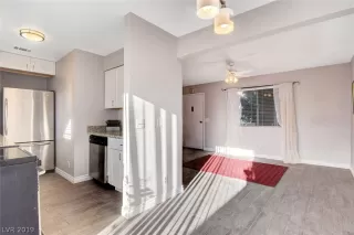 Photo #6: 2038138 Listing 