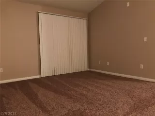 Photo #5: 2038149 Listing