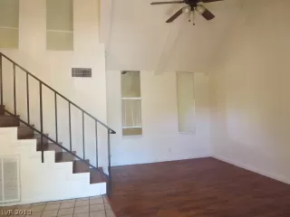 Photo #3: 2038581 Listing 