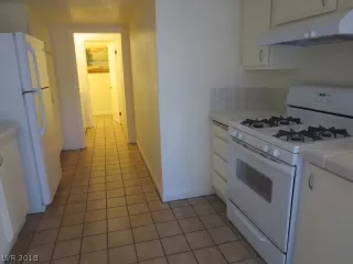 Photo #5: 2038581 Listing 