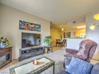 Photo #2: 2038685 Listing