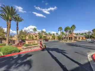 Photo #5: 2038685 Listing