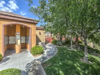 Photo #6: 2038685 Listing