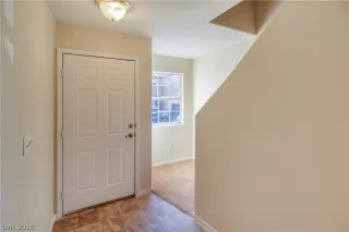 Photo #2: 2038697 Listing 