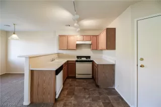 Photo #5: 2038697 Listing 