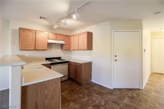 Photo #6: 2038697 Listing 