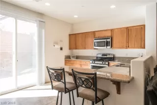 Photo #5: 2038799 Listing