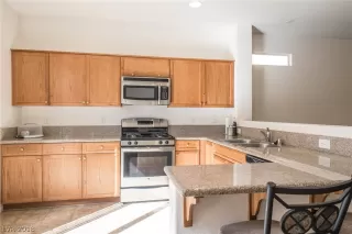 Photo #6: 2038799 Listing