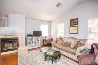 Photo #2: 2038860 Listing