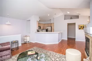 Photo #5: 2038860 Listing