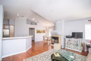 Photo #6: 2038860 Listing