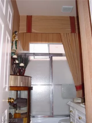 Photo #2: 2038868 Listing 