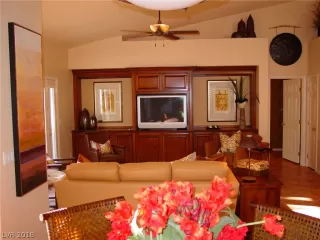 Photo #4: 2038868 Listing 