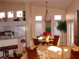 Photo #6: 2038868 Listing 