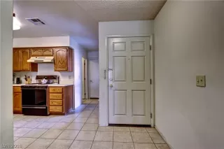 Photo #2: 2038926 Listing