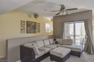 Photo #5: 2038977 Listing 