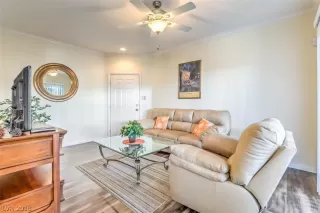 Photo #5: 2039184 Listing 