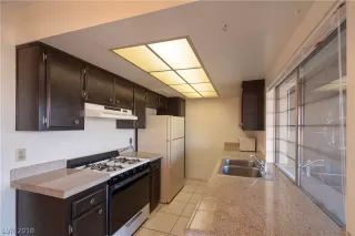 Photo #5: 2039350 Listing 