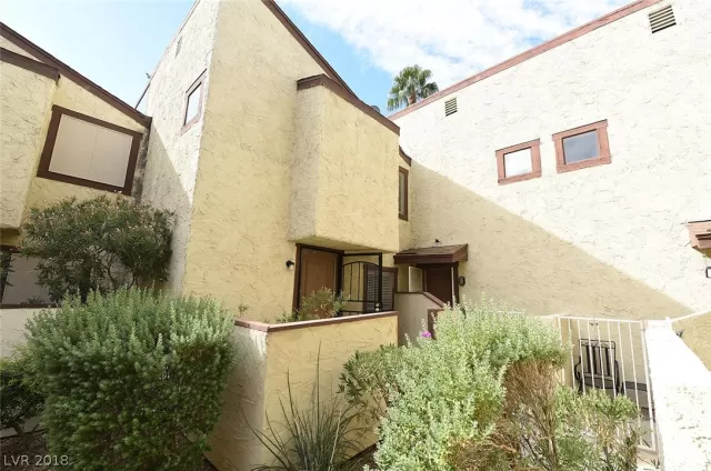 MLS: 2039597 Condo For Sale