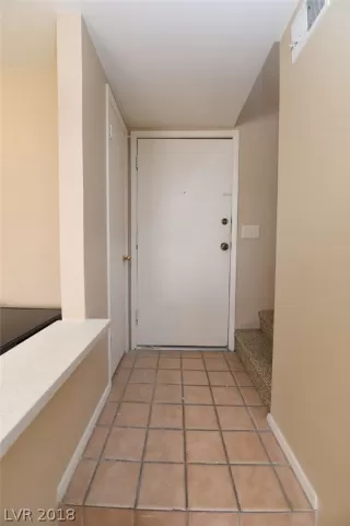 Photo #5: 2039597 Listing