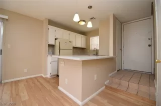 Photo #6: 2039597 Listing