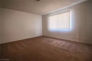 Photo #3: 2040002 Listing