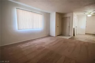 Photo #5: 2040002 Listing