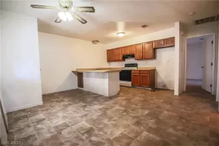 Photo #6: 2040002 Listing