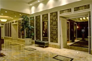 Photo #5: 2040065 Listing