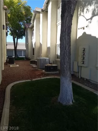 Photo #6: 2040089 Listing