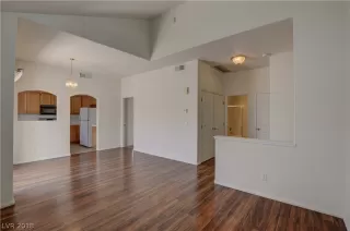 Photo #2: 2040117 Listing 